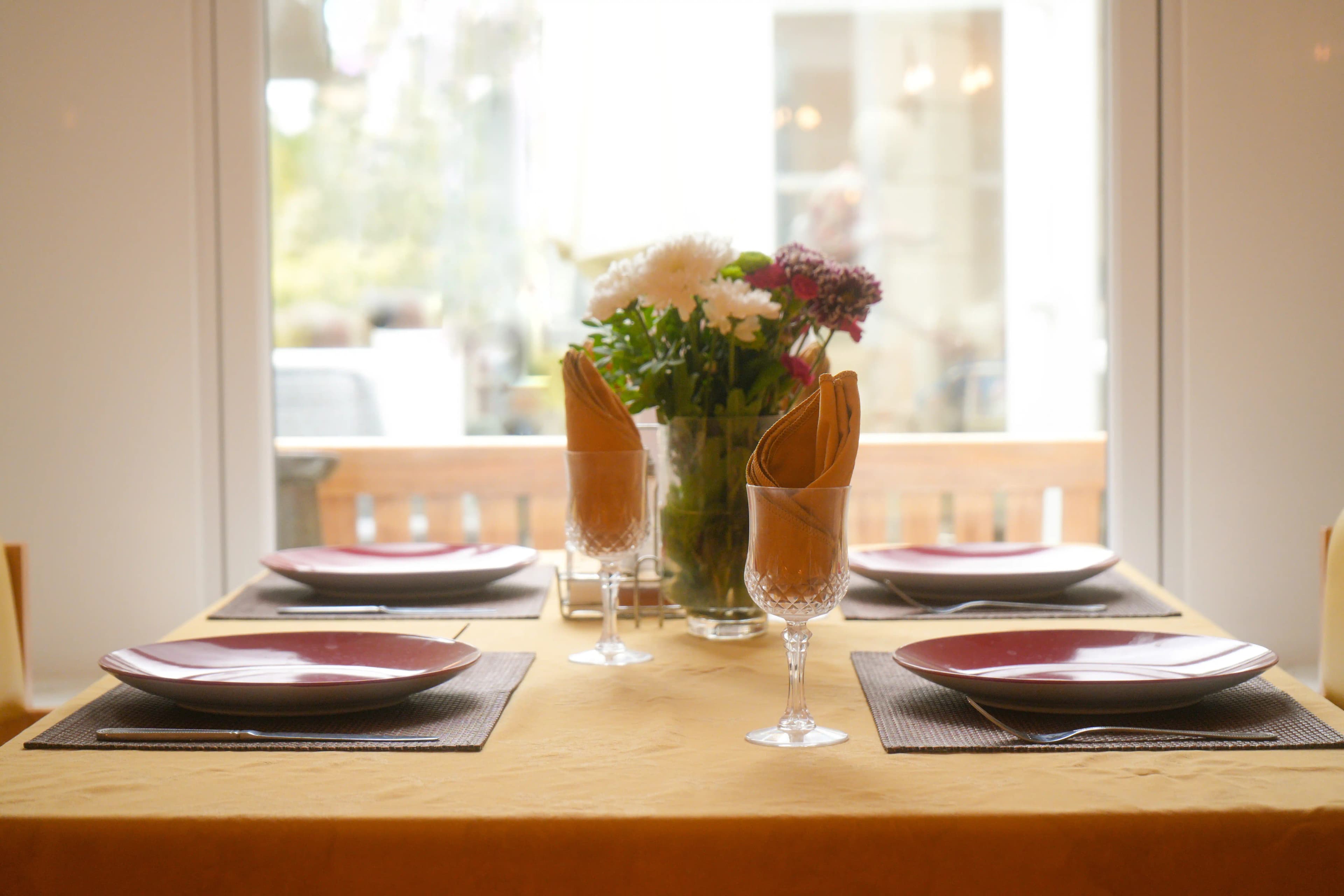 Restaurant-Style Dining
